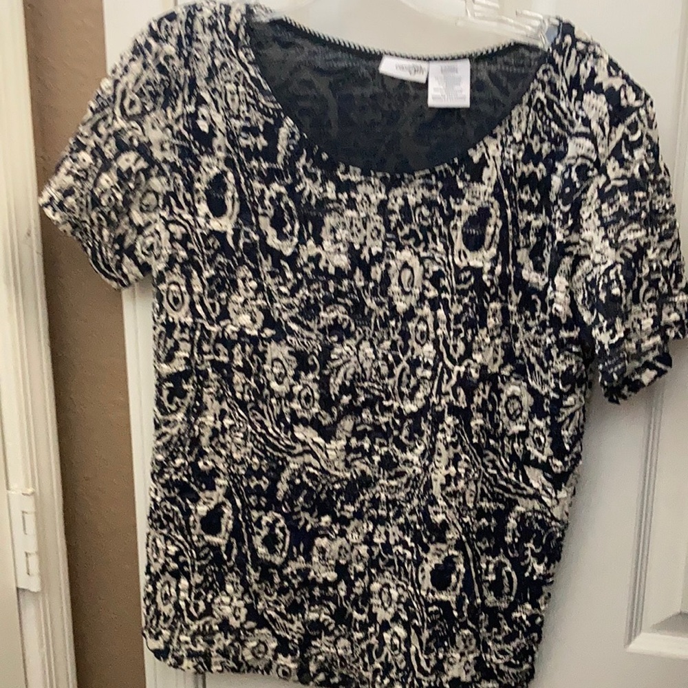 FINAL MARKDOWN Ladies east 5th top (L)